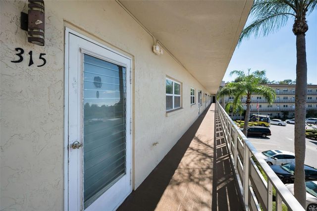 5725 80TH STREET N 315, St Petersburg, FL 33709