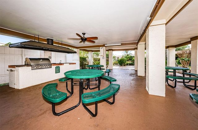 5725 80TH STREET N 315, St Petersburg, FL 33709