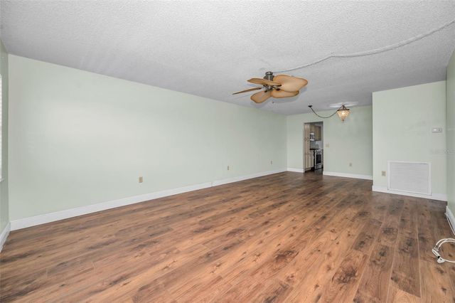 5725 80TH STREET N 315, St Petersburg, FL 33709