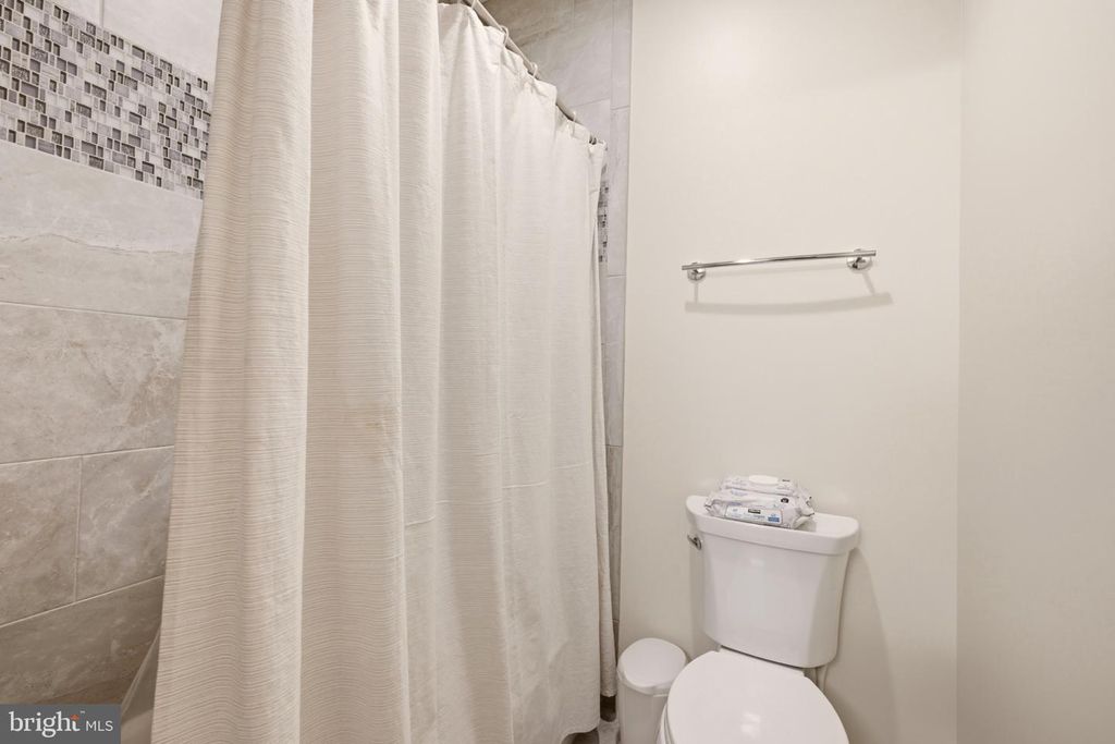 Image 25 of property listing at 4415 COLCHESTER DR, Kensington, MD 20895