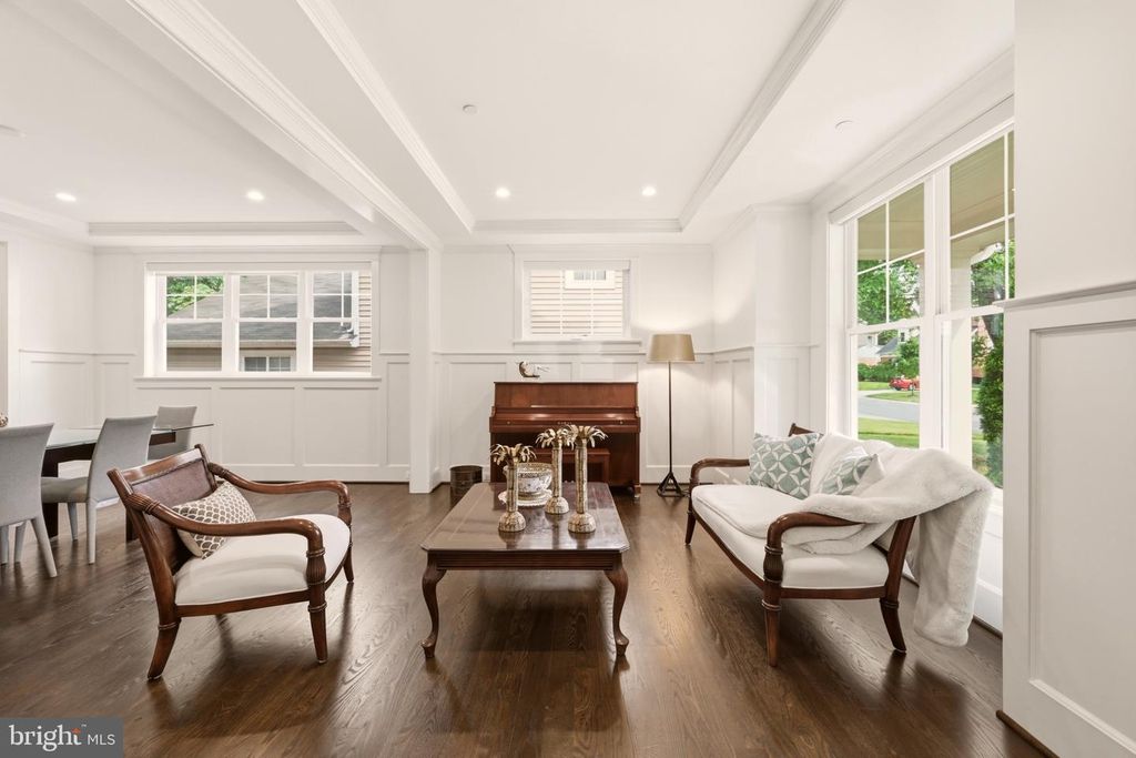 Image 7 of property listing at 4415 COLCHESTER DR, Kensington, MD 20895