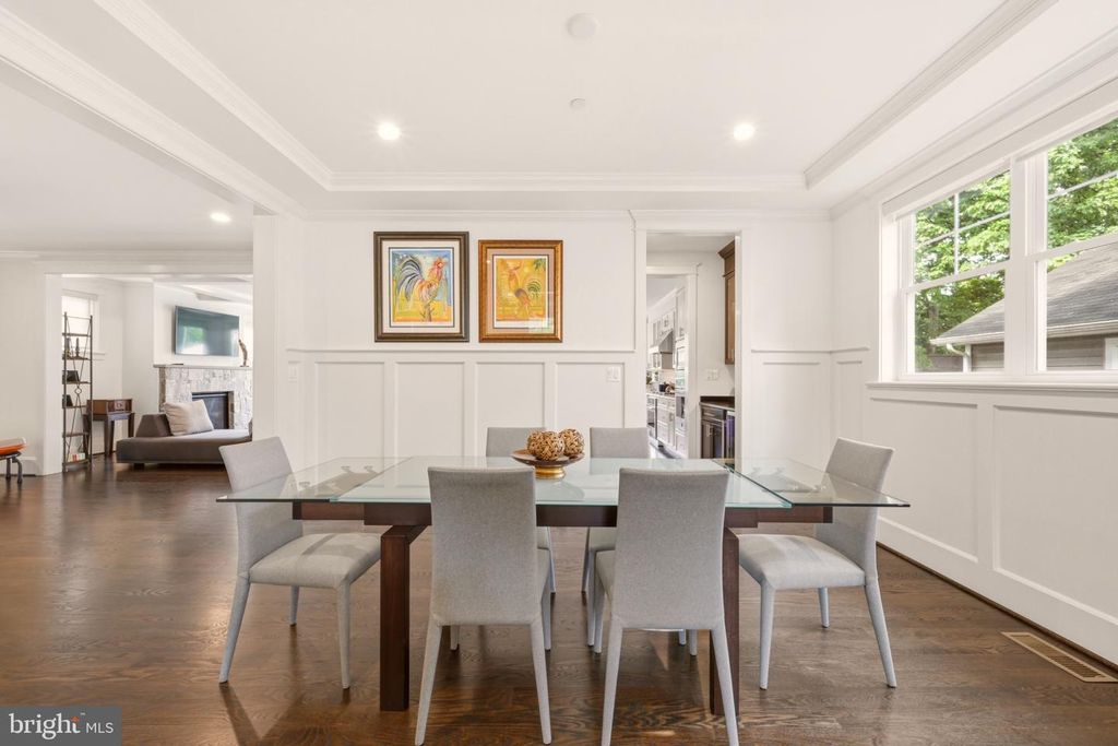 Image 9 of property listing at 4415 COLCHESTER DR, Kensington, MD 20895