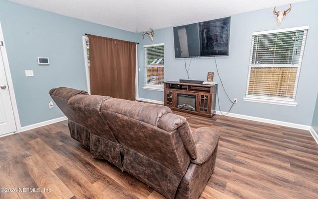 431 THOMAS Court, Macclenny, FL 32063