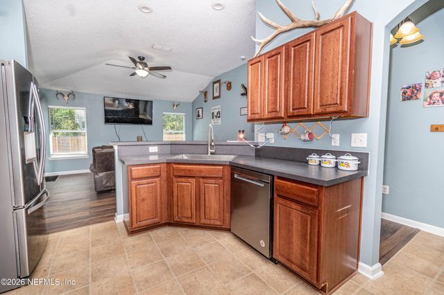 431 THOMAS Court, Macclenny, FL 32063