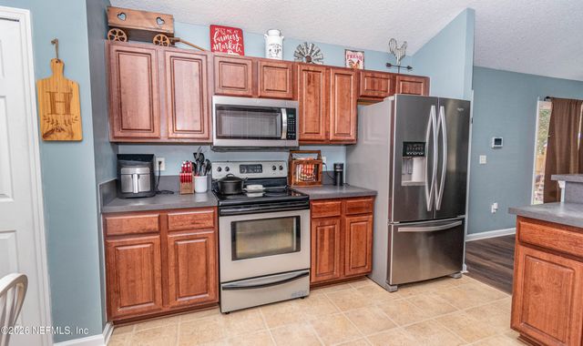431 THOMAS Court, Macclenny, FL 32063