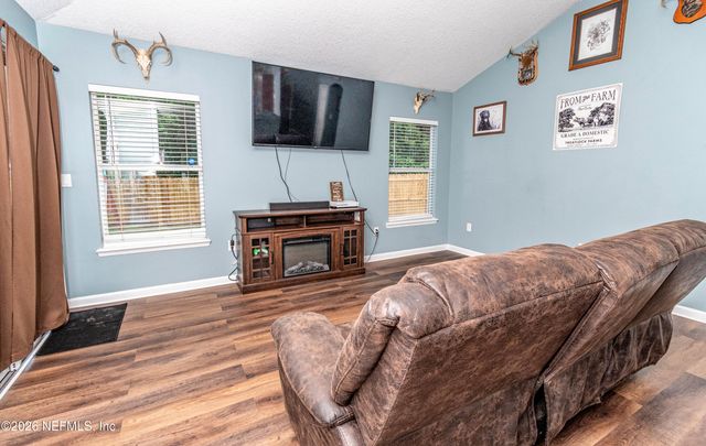 431 THOMAS Court, Macclenny, FL 32063