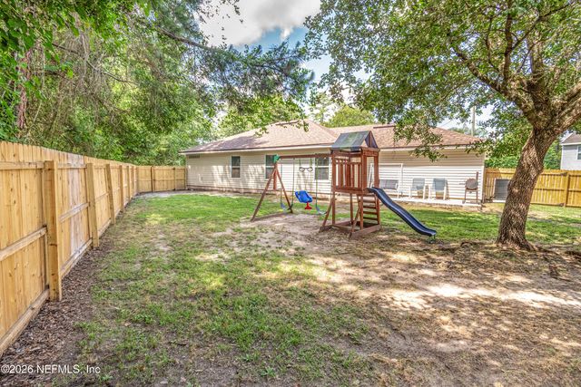 431 THOMAS Court, Macclenny, FL 32063