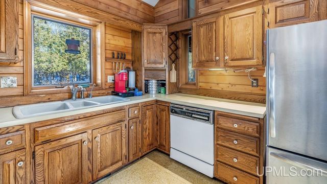 6223 Cr 513 T Road, Rapid River, MI 49878