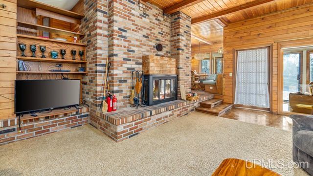 6223 Cr 513 T Road, Rapid River, MI 49878