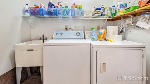 6223 Cr 513 T Road, Rapid River, MI 49878