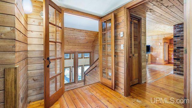 6223 Cr 513 T Road, Rapid River, MI 49878