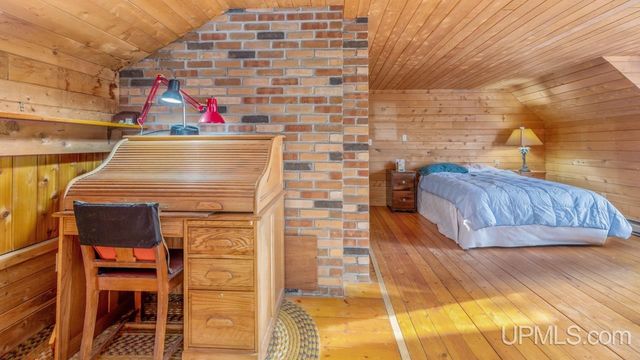 6223 Cr 513 T Road, Rapid River, MI 49878