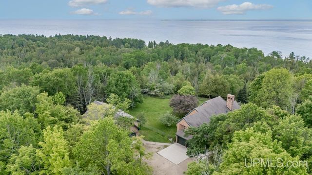 6223 Cr 513 T Road, Rapid River, MI 49878