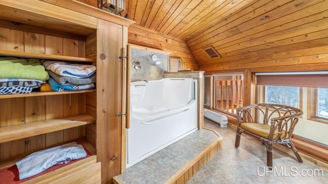 6223 Cr 513 T Road, Rapid River, MI 49878