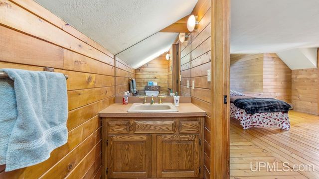 6223 Cr 513 T Road, Rapid River, MI 49878