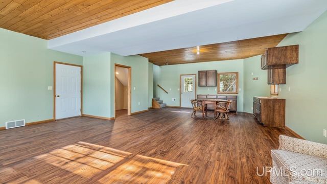 6223 Cr 513 T Road, Rapid River, MI 49878