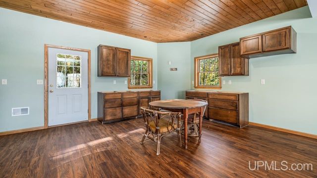 6223 Cr 513 T Road, Rapid River, MI 49878