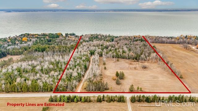 6223 Cr 513 T Road, Rapid River, MI 49878