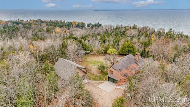 6223 Cr 513 T Road, Rapid River, MI 49878