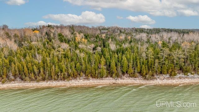 6223 Cr 513 T Road, Rapid River, MI 49878