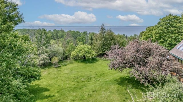 6223 Cr 513 T Road, Rapid River, MI 49878