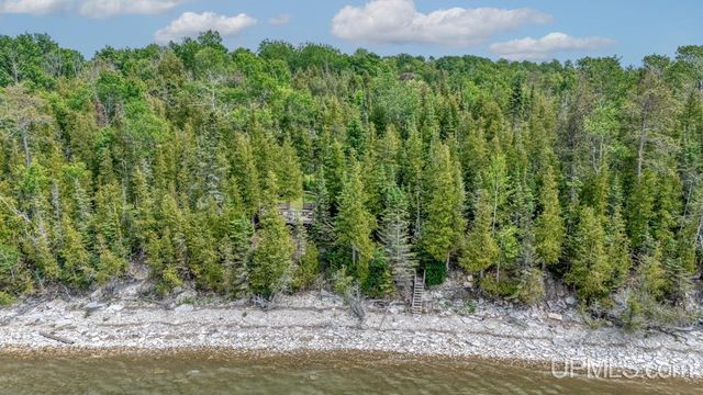 6223 Cr 513 T Road, Rapid River, MI 49878