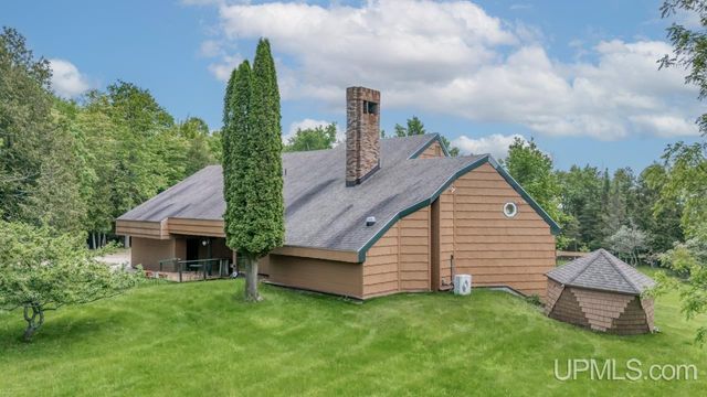 6223 Cr 513 T Road, Rapid River, MI 49878