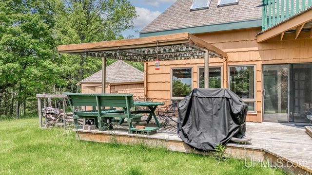 6223 Cr 513 T Road, Rapid River, MI 49878