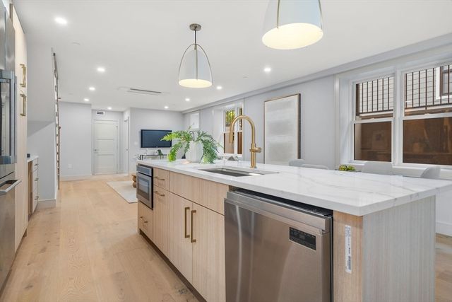 37 Pearl Street 4, Boston, MA 02125