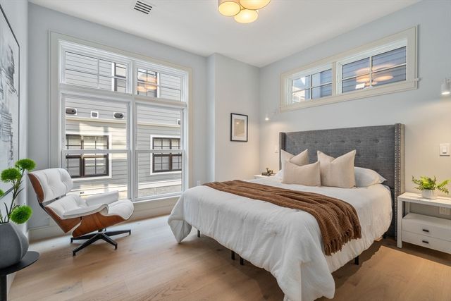 37 Pearl Street 4, Boston, MA 02125