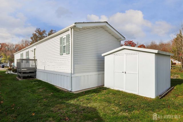 10 Twain Road, North Brunswick, NJ 08902