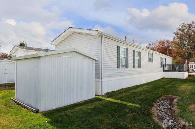 10 Twain Road, North Brunswick, NJ 08902