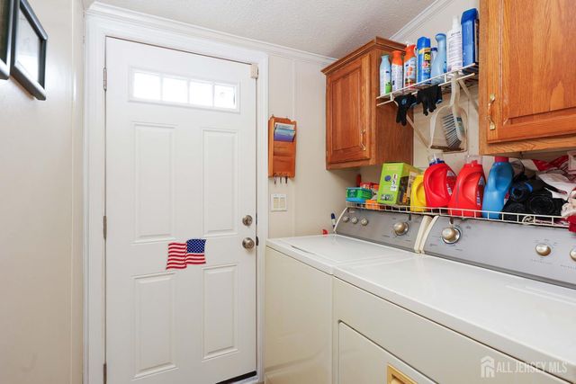 10 Twain Road, North Brunswick, NJ 08902