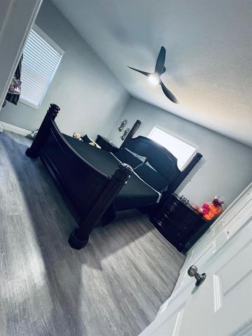 17 S SOLANDRA DRIVE, Orlando, FL 32807
