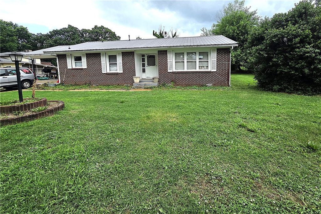 113 Pleasant Avenue, Berryville, AR 72616
