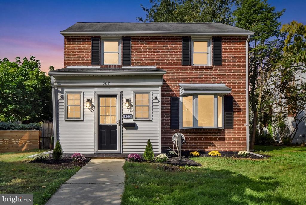 702 DEVONSHIRE RD, Baltimore, MD 21229