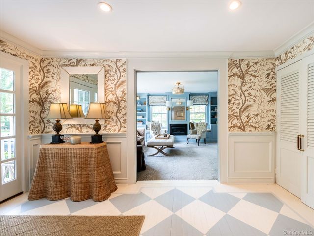 245 Lattingtown Road, Locust Valley, NY 11560