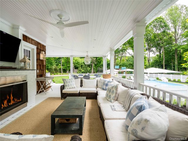 245 Lattingtown Road, Locust Valley, NY 11560