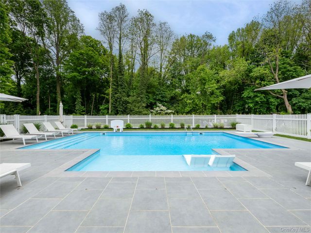 245 Lattingtown Road, Locust Valley, NY 11560