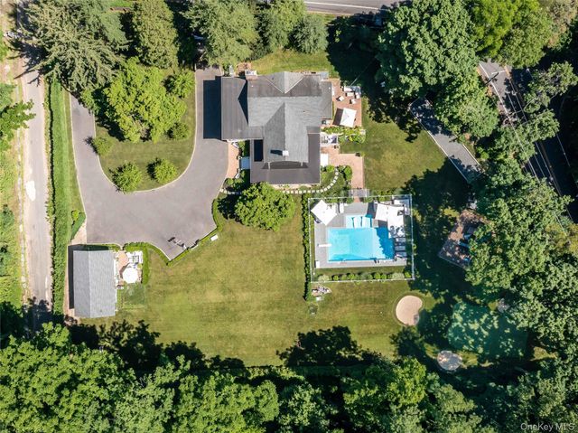 245 Lattingtown Road, Locust Valley, NY 11560