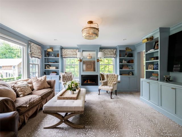 245 Lattingtown Road, Locust Valley, NY 11560