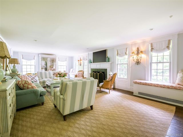 245 Lattingtown Road, Locust Valley, NY 11560
