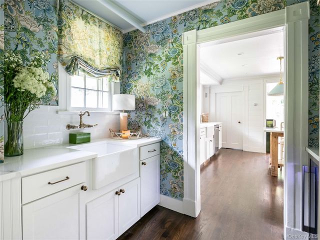 245 Lattingtown Road, Locust Valley, NY 11560