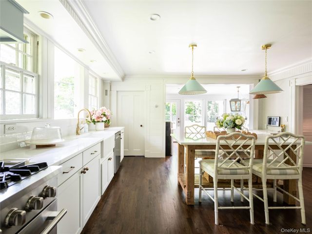 245 Lattingtown Road, Locust Valley, NY 11560