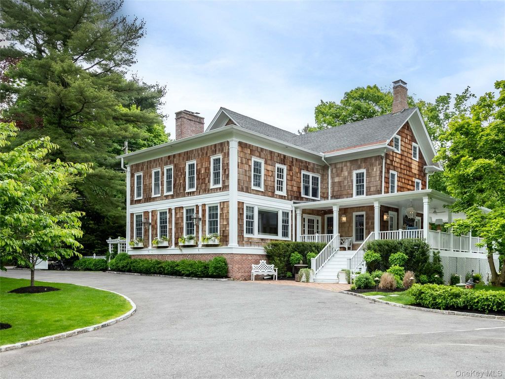245 Lattingtown Road, Locust Valley, NY 11560