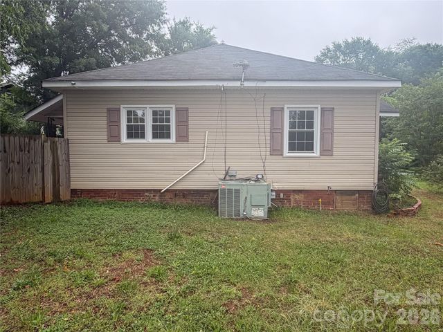 204 Madora Street, Mount Holly, NC 28120