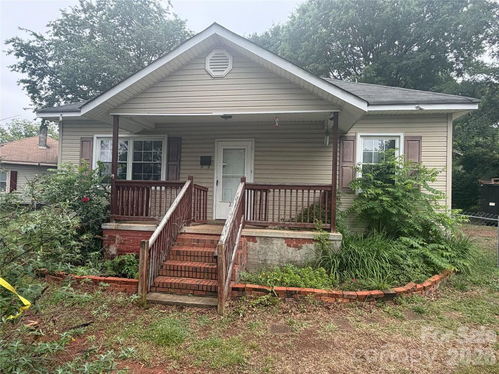 204 Madora Street, Mount Holly, NC 28120