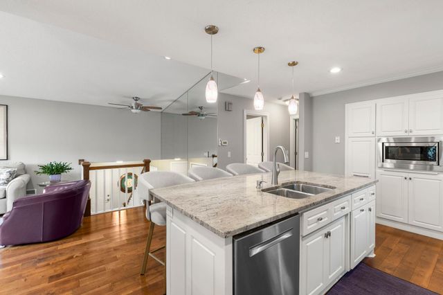 5213 Overlook Drive, Bloomington, MN 55437