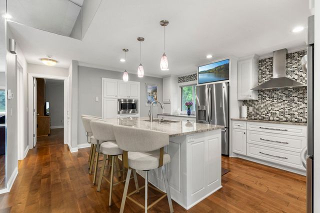 5213 Overlook Drive, Bloomington, MN 55437