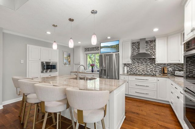 5213 Overlook Drive, Bloomington, MN 55437
